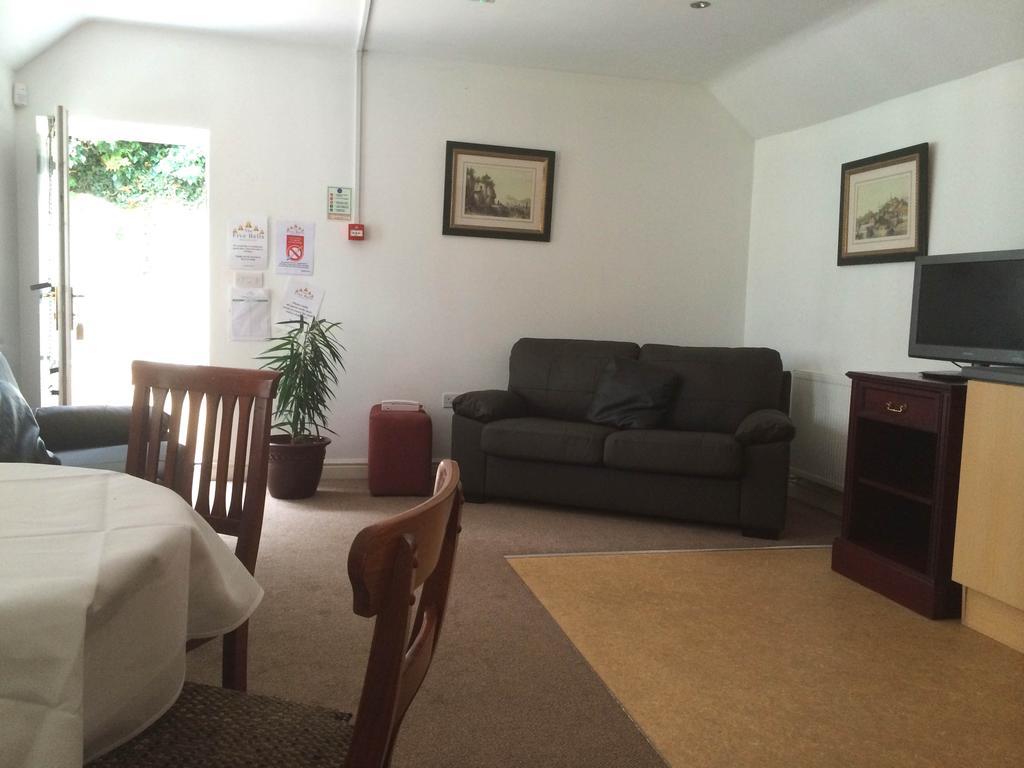 The Five Bells Hotel Deal Room photo